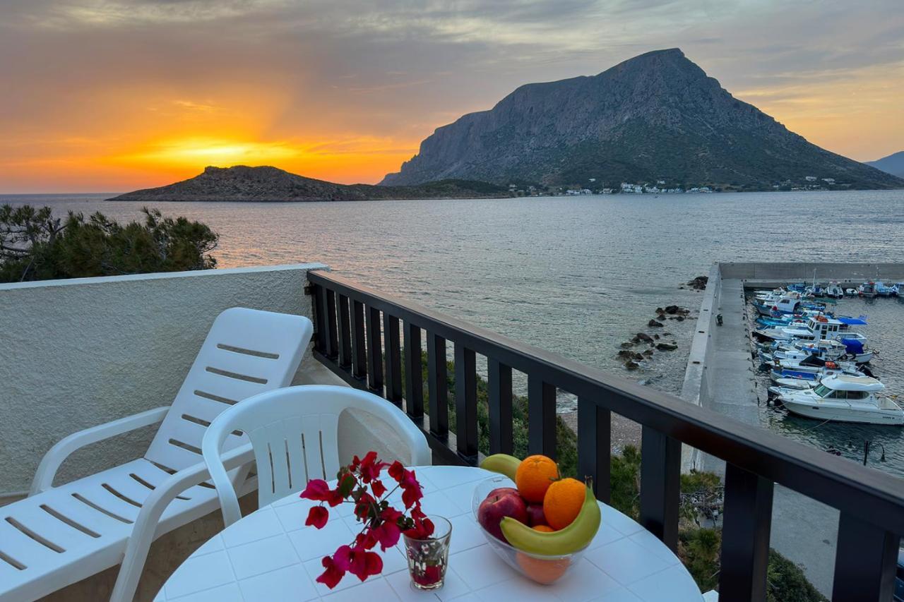 Pelagos Seafront Accommodation - Maria Myrties ภายนอก รูปภาพ